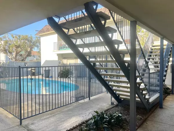San Diego, CA 92107,2707 Camulos Street