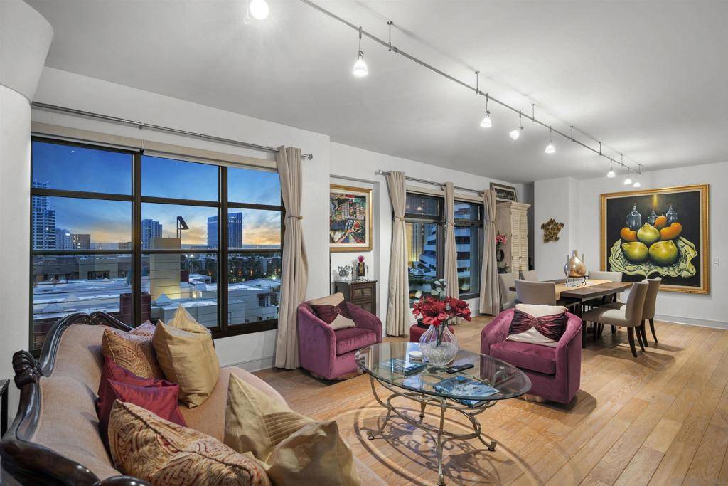 San Diego, CA 92101,645 Front Street #806