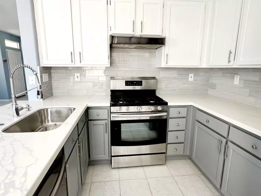San Diego, CA 92126,11559 N Compass Point Drive #3