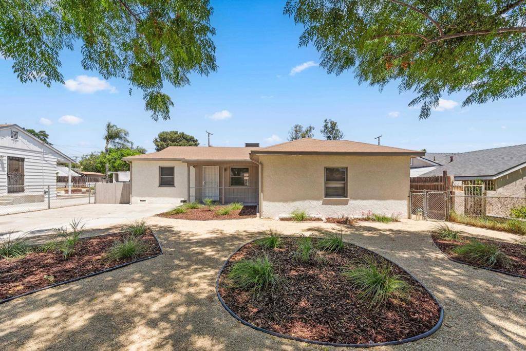 Fontana, CA 92335,8247 Concord St