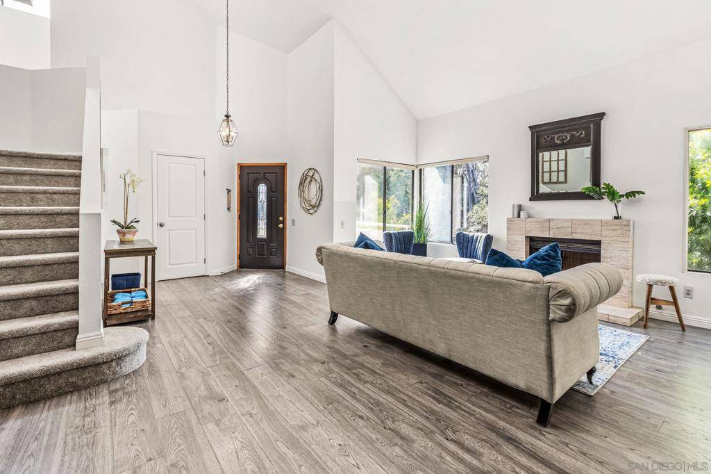 Carlsbad, CA 92008,2820 Cedarwood Way