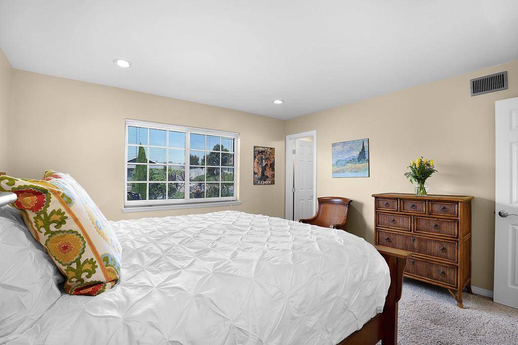 San Diego, CA 92117,2953 Courser Ave