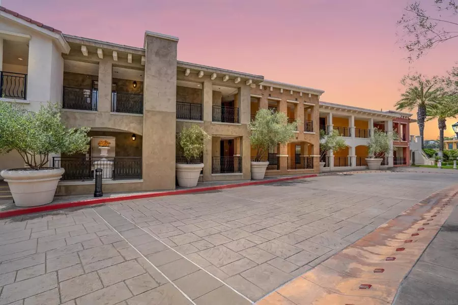 1000 Genter St #304, La Jolla, CA 92037