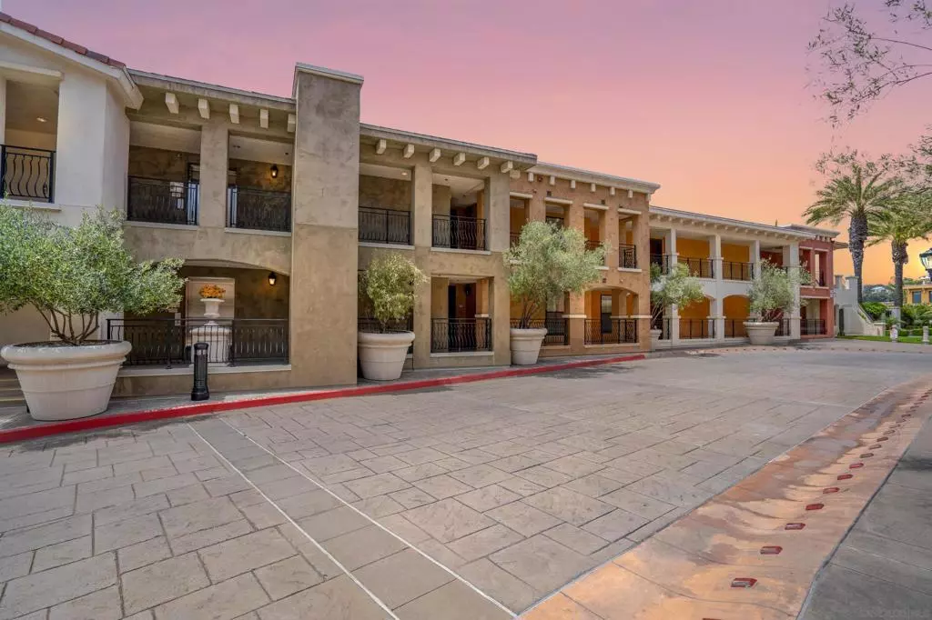 La Jolla, CA 92037,1000 Genter St #304