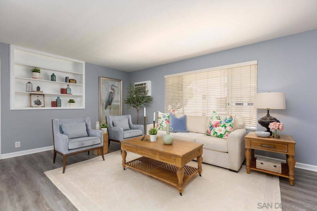 La Mesa, CA 91942,4800 Williamsburg Lane #216
