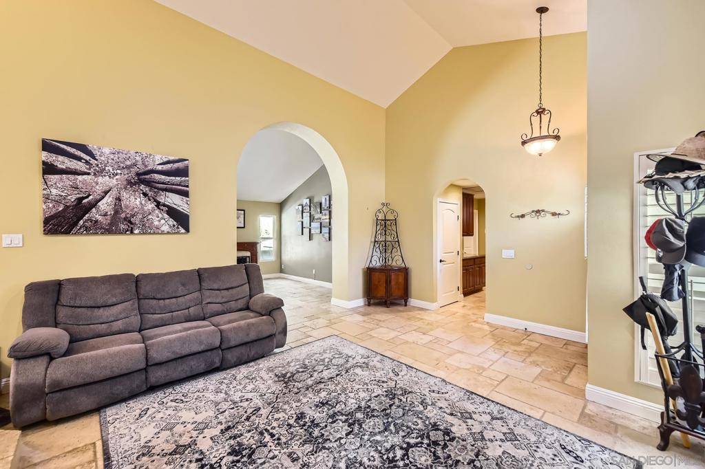 Santee, CA 92071,10421 STRATHMORE DRIVE
