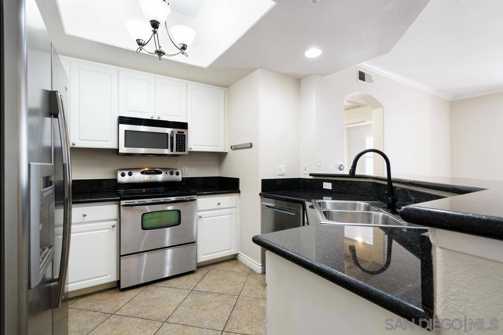 9263 Regents Rd. #B208, La Jolla, CA 92037
