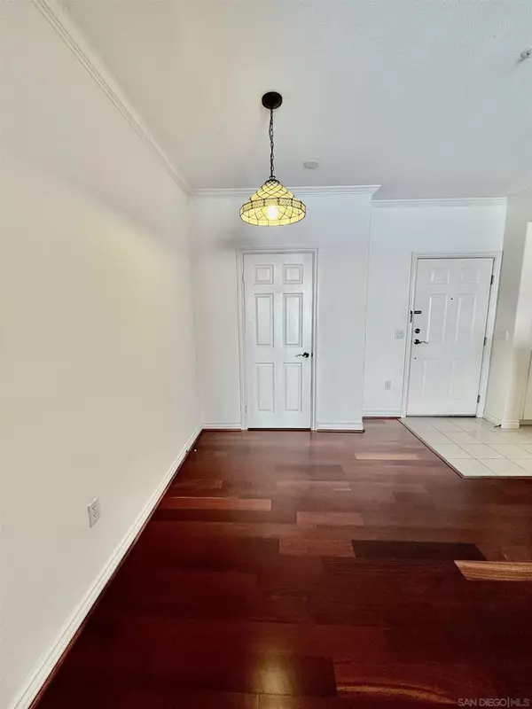 La Jolla, CA 92037,9263 Regents Rd. #B208