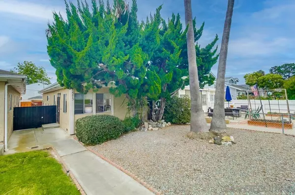 2275 Emerald St, San Diego, CA 92109