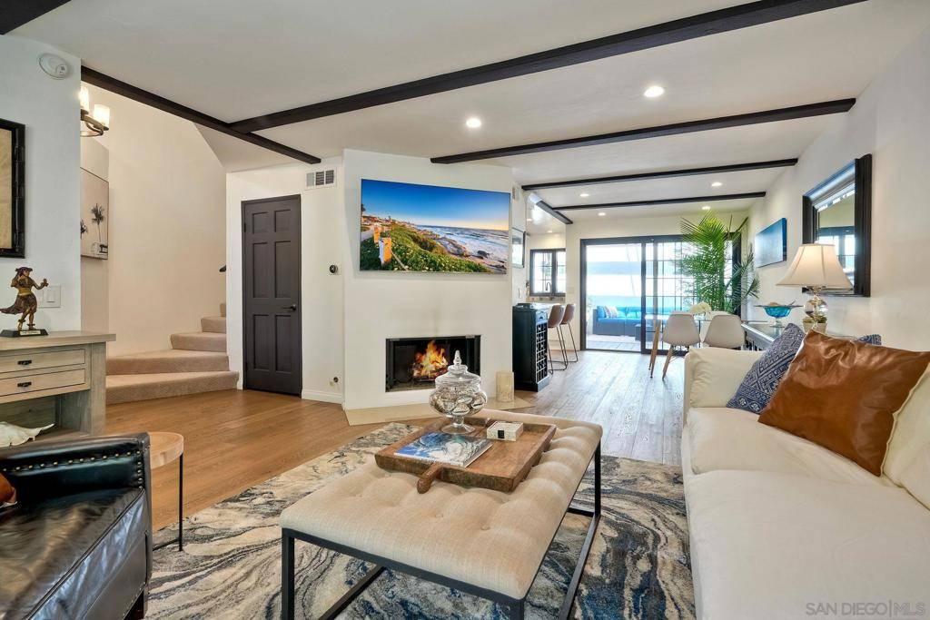 8666 Villa La Jolla Drive #4, La Jolla, CA 92037