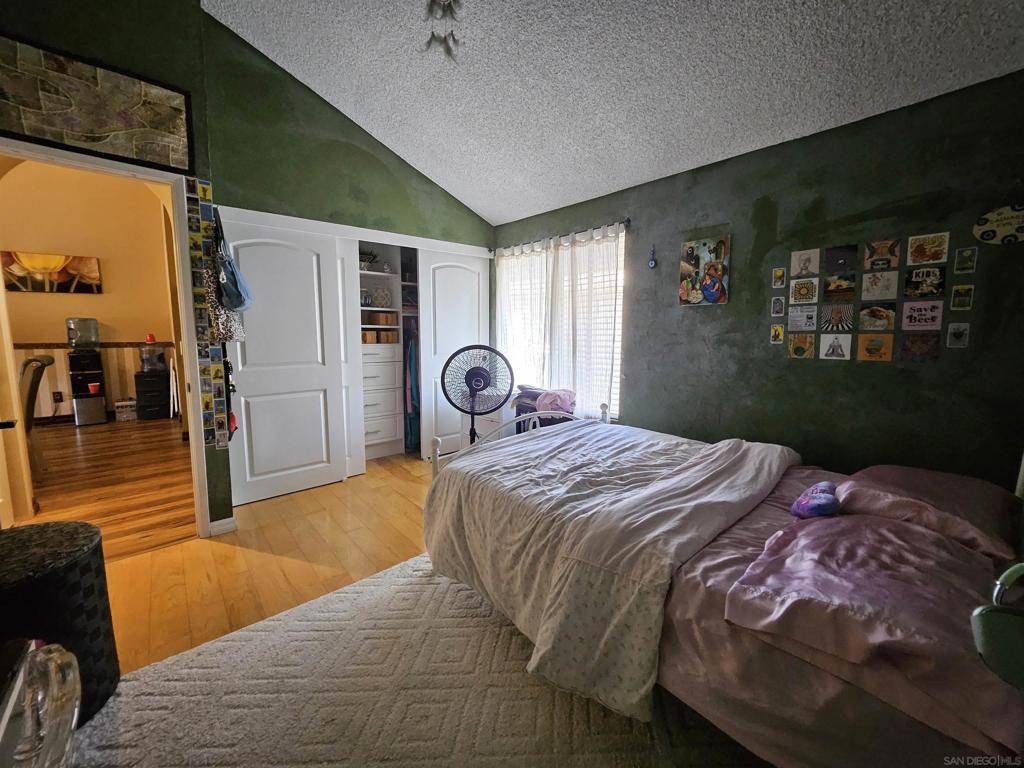 San Diego, CA 92122,6190 Agee St #260