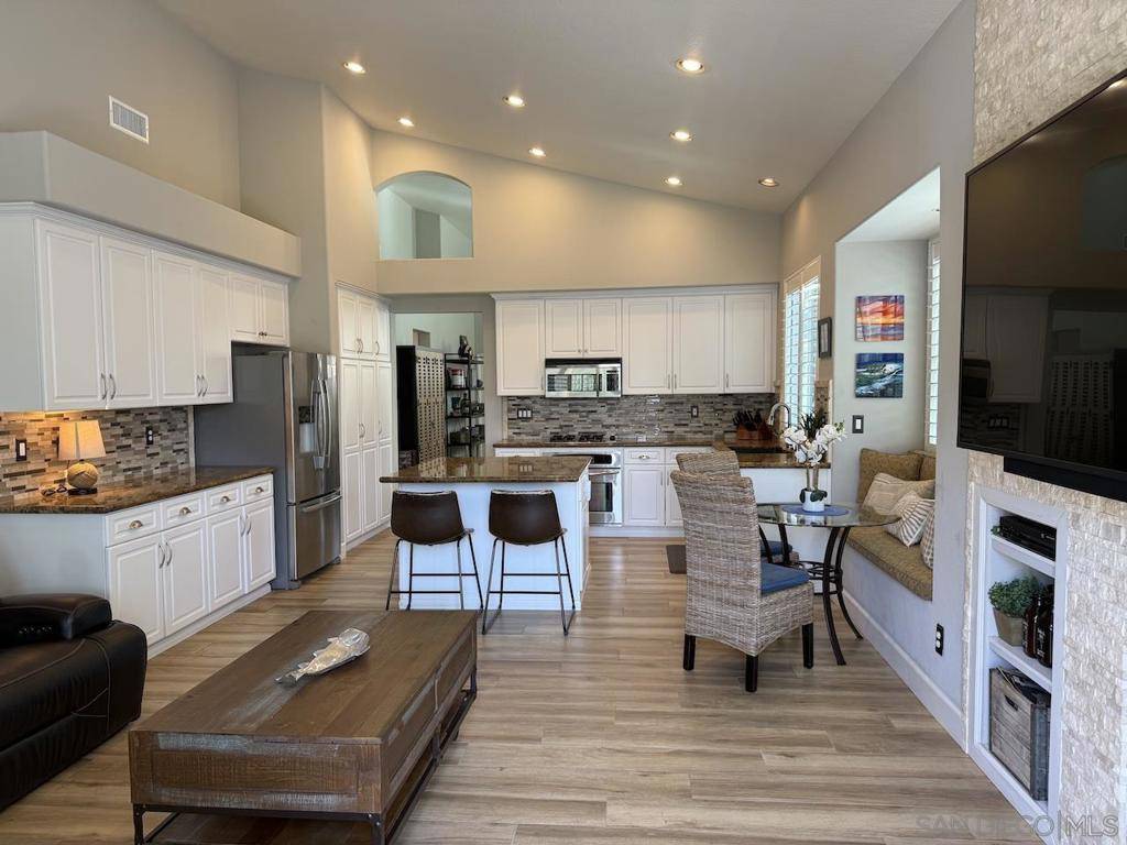 San Diego, CA 92130,5254 Caminito Exquisito