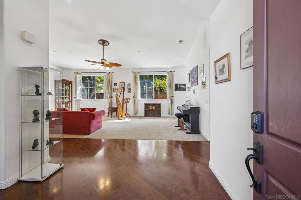 Vista, CA 92081,898 Via Allegra