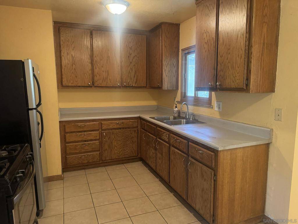 San Bernardino, CA 92407,1439 Morgan Rd.