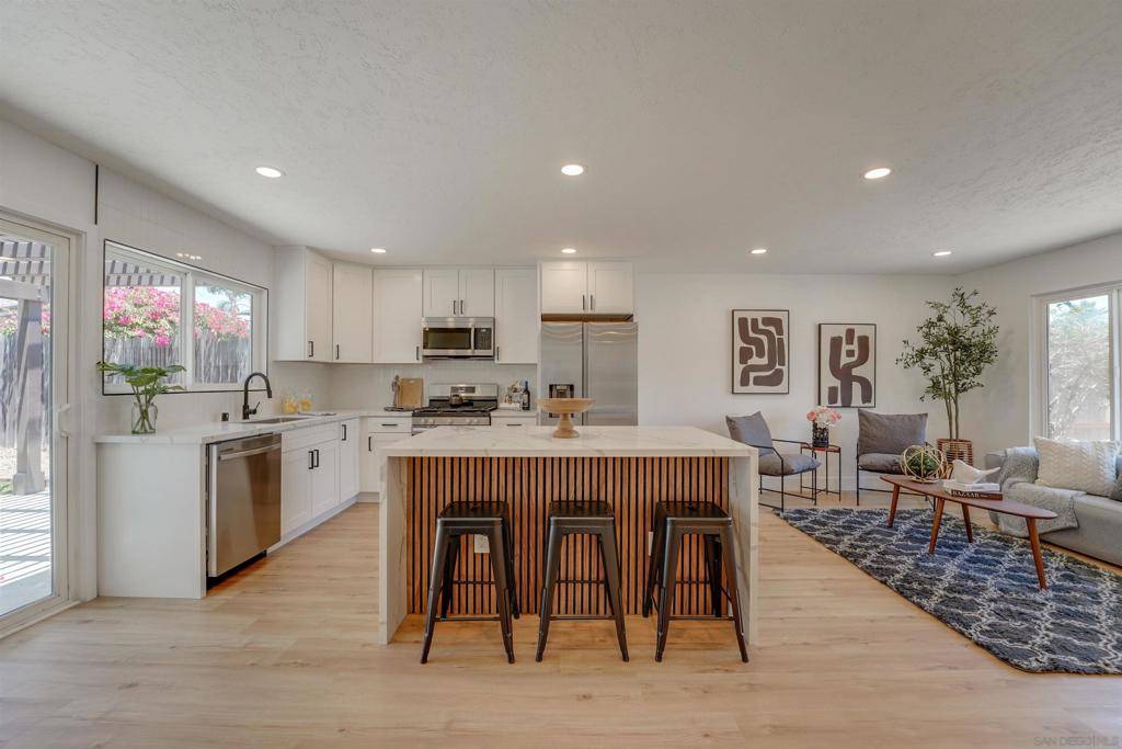 San Diego, CA 92126,8896 Belfast Cir