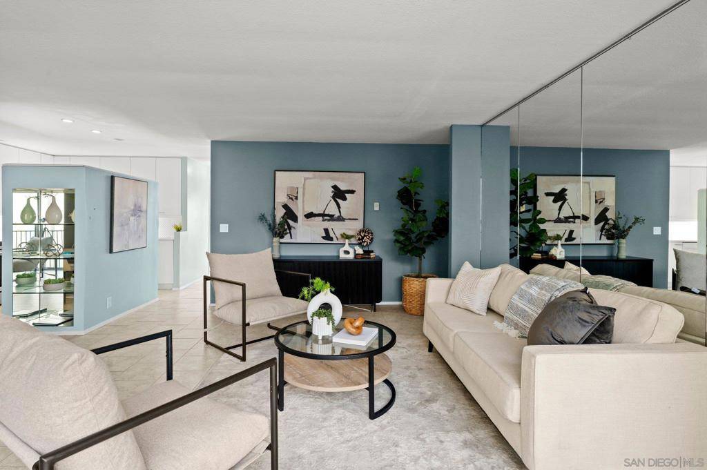 La Jolla, CA 92037,7811 Eads Ave #411