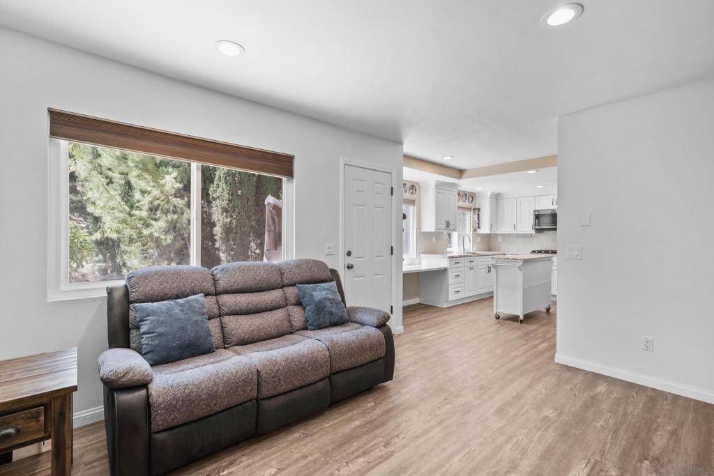 Lakeside, CA 92040,8885 Burkshire Pl