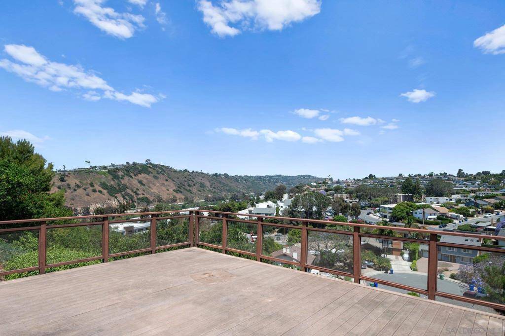 San Diego, CA 92117,3212 Cadden Ct