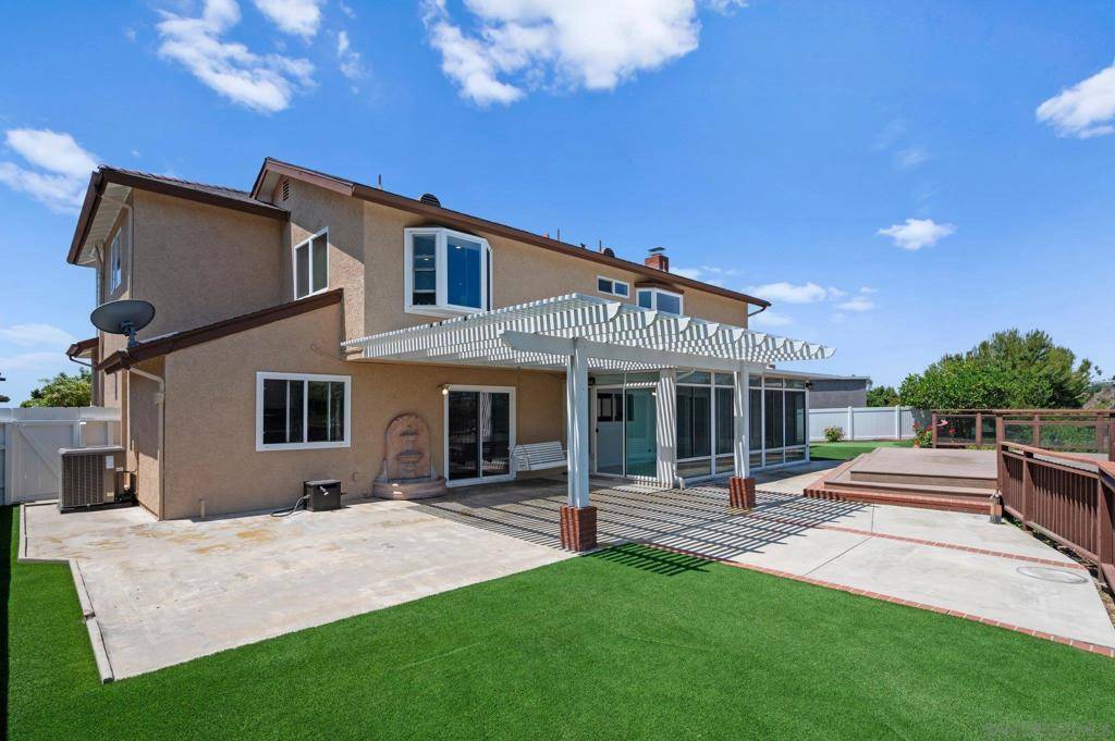 San Diego, CA 92117,3212 Cadden Ct