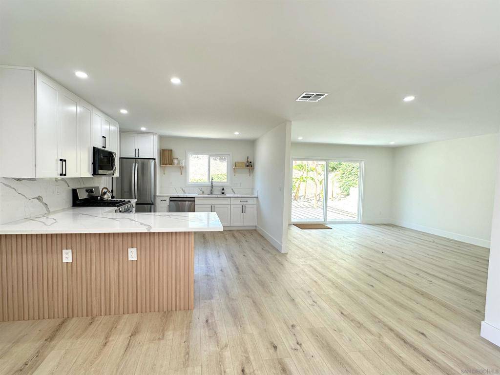 San Diego, CA 92111,7462 Hanford Pl