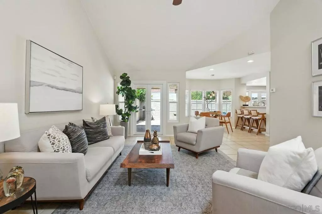San Diego, CA 92128,15905 Avenida Villaha #81