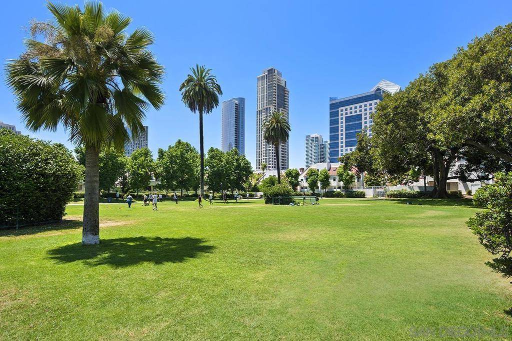 San Diego, CA 92101,650 Columbia Street #208
