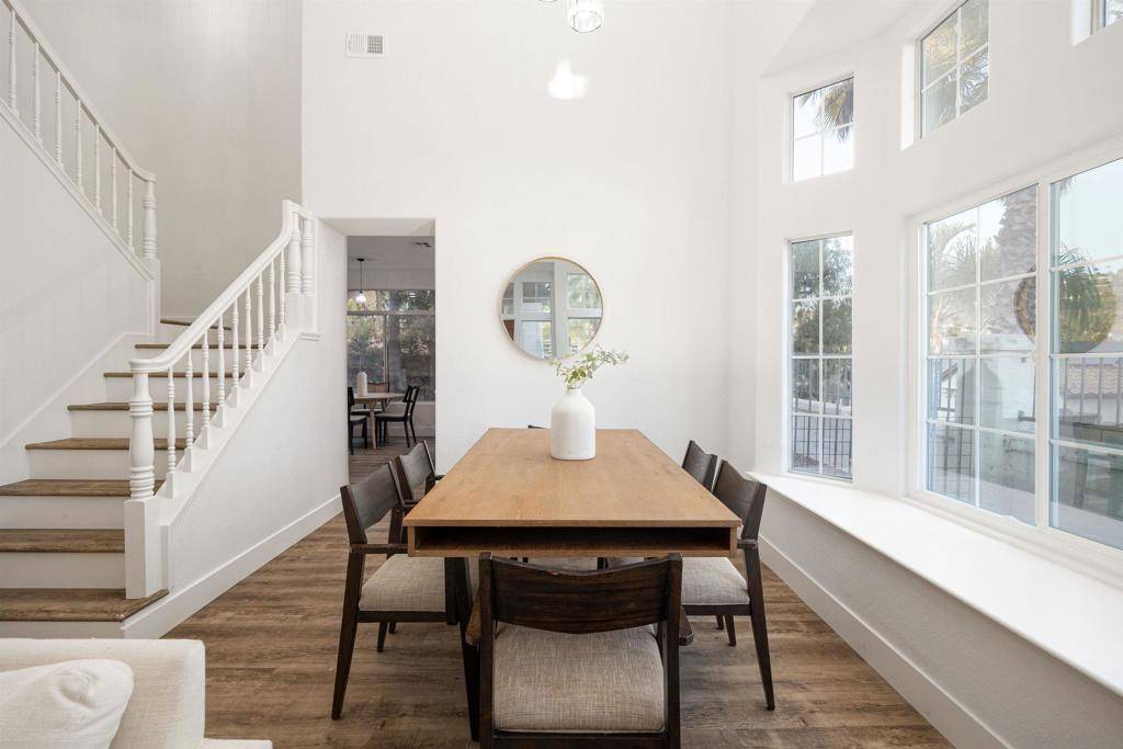 Carlsbad, CA 92009,2318 Via Villegas