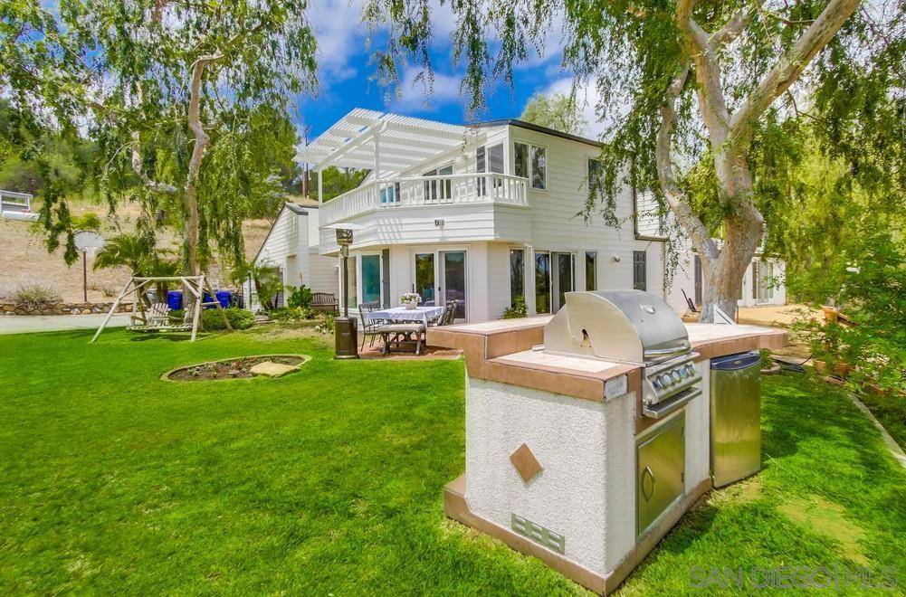 Escondido, CA 92026,9740 Nutby Ln