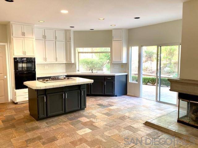 San Diego, CA 92130,4516 Mercurio St