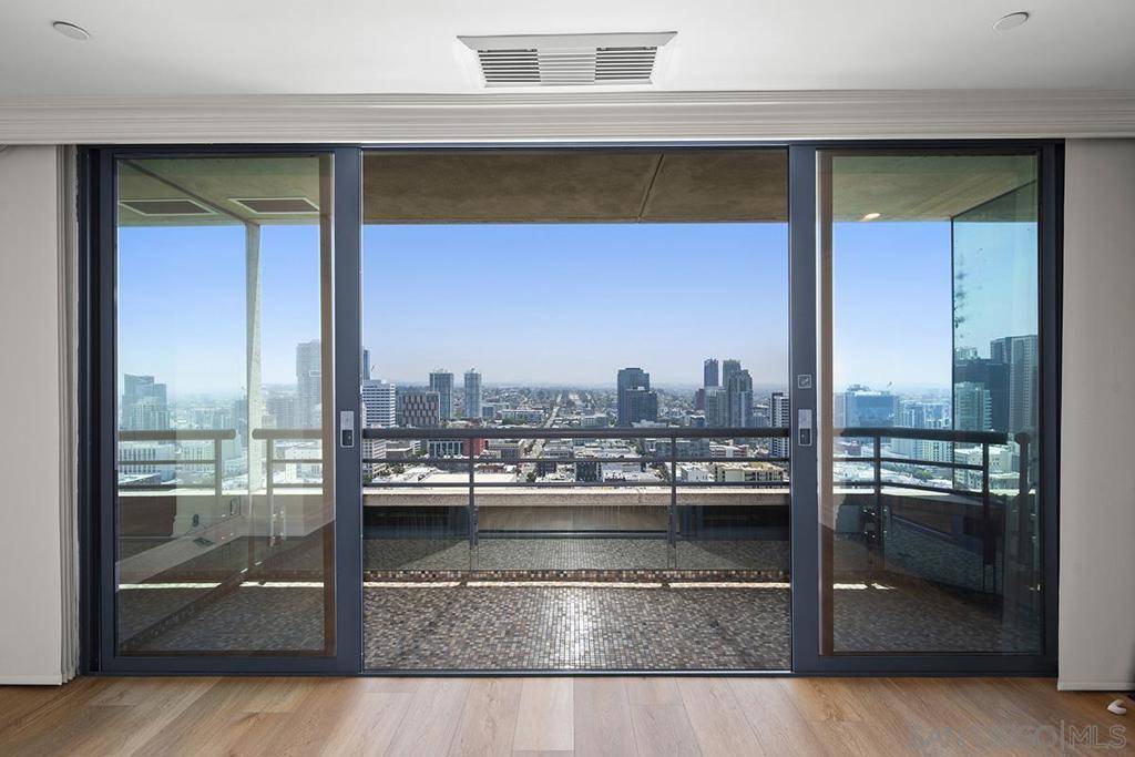 700 Front Streeet #2307, San Diego, CA 92101