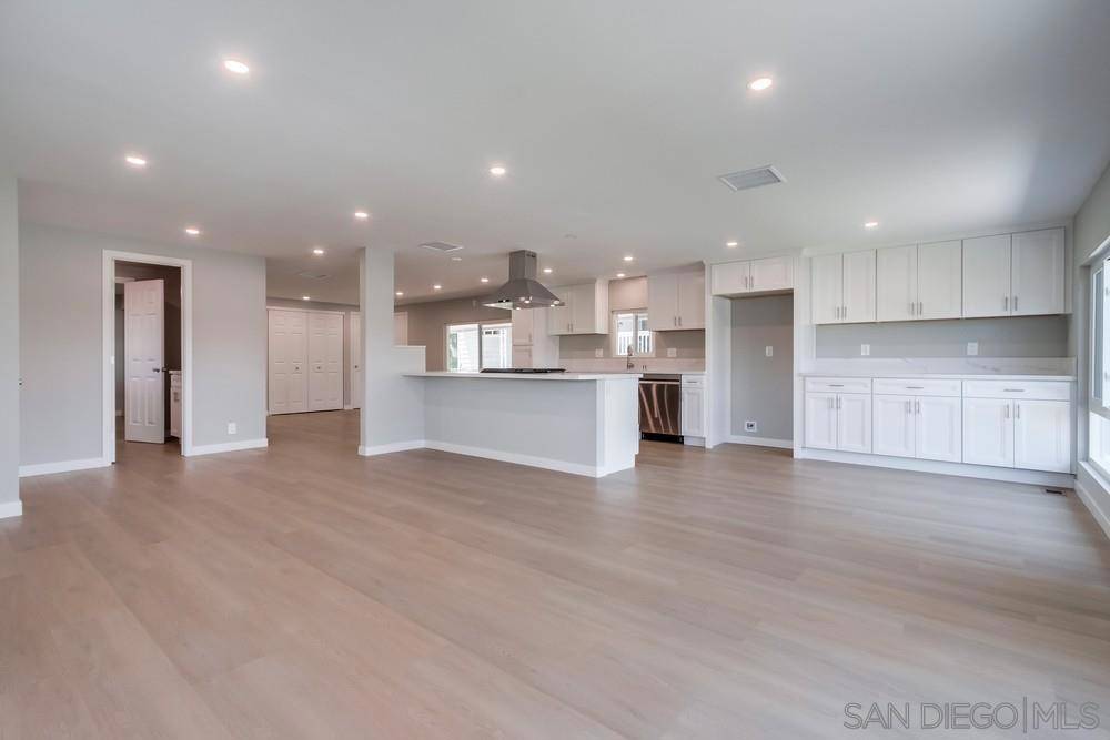 San Marcos, CA 92078,1145 E Barham Dr. #204