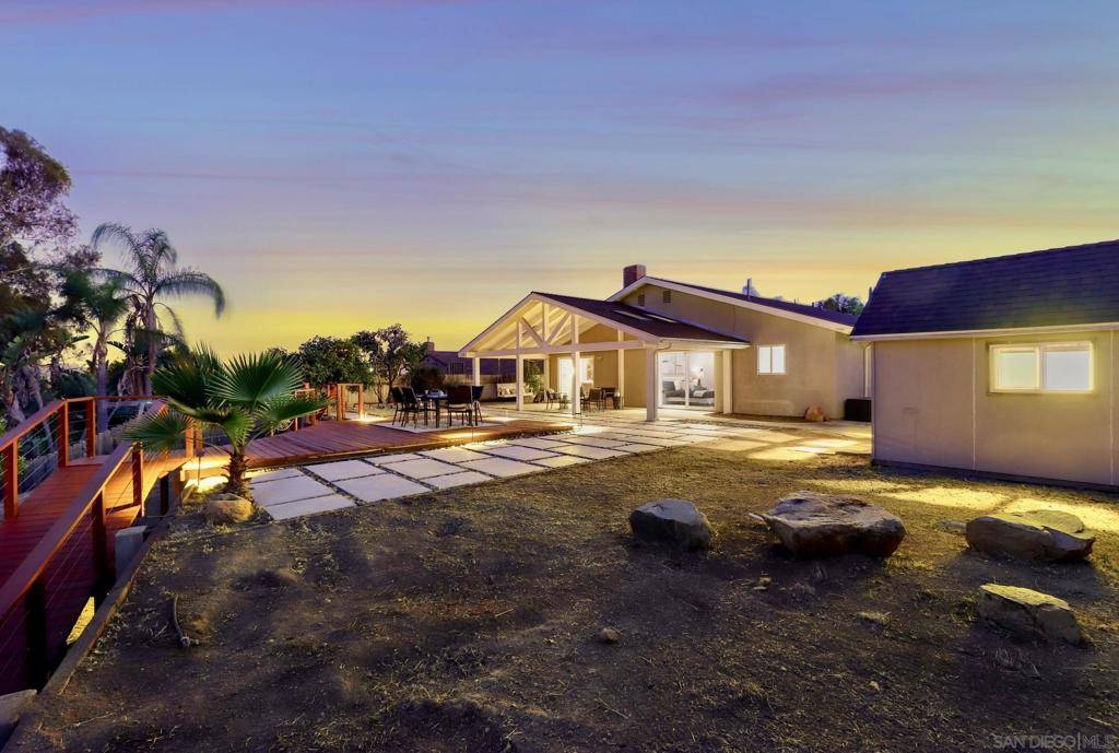 14637 Poway Mesa Dr, Poway, CA 92064