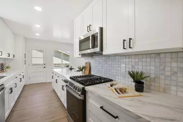 San Diego, CA 92123,2687 Elyssee St