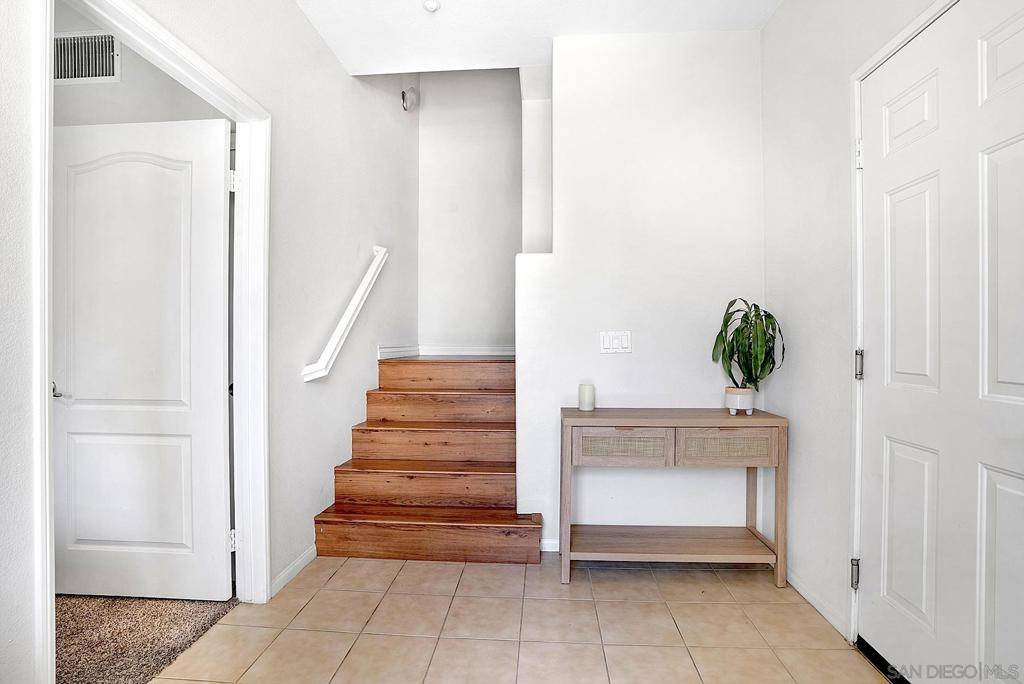 Chula Vista, CA 91915,2157 Dovetail Ct #235