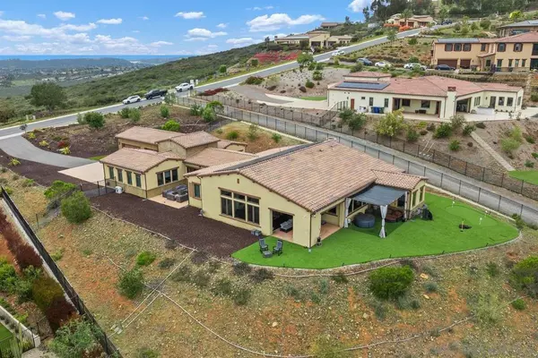 Encinitas, CA 92024,3881 Rancho Summit Dr
