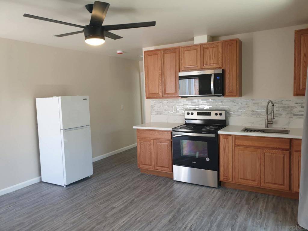 Spring Valley, CA 91977,2671 Silver Oaks Dr. #C
