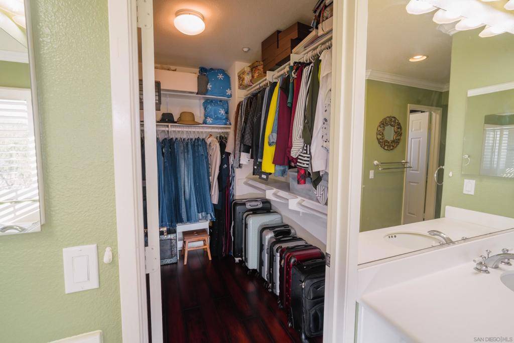 Spring Valley, CA 91978,2157 Crystal Clear Dr.