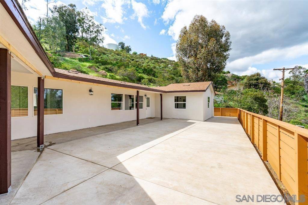 11694 Hi Ridge Road, Lakeside, CA 92040