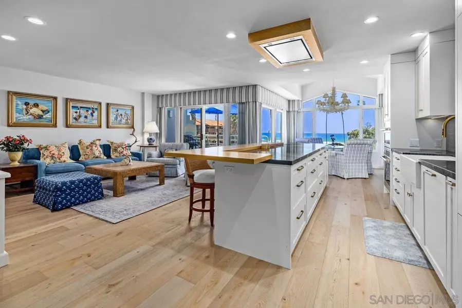 2120 Vallecitos #303, La Jolla, CA 92037