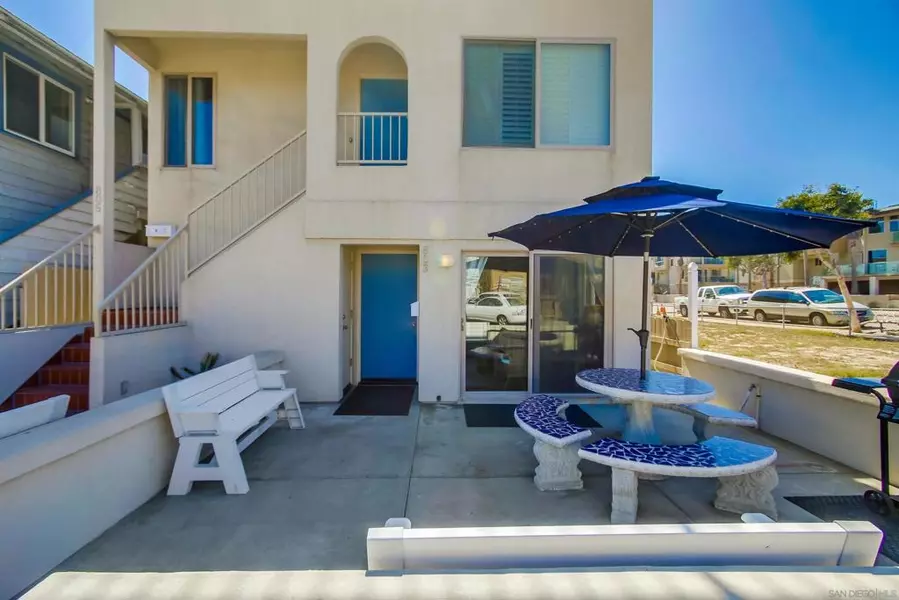803 El Carmel Pl., San Diego, CA 92109
