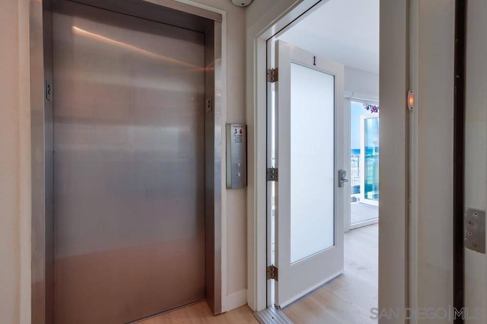 San Diego, CA 92109,3449 Ocean Front Walk