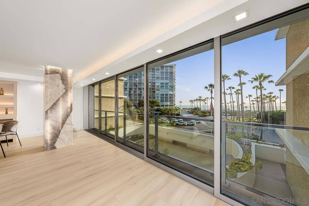 1820 Avenida Del Mundo #210, Coronado, CA 92118