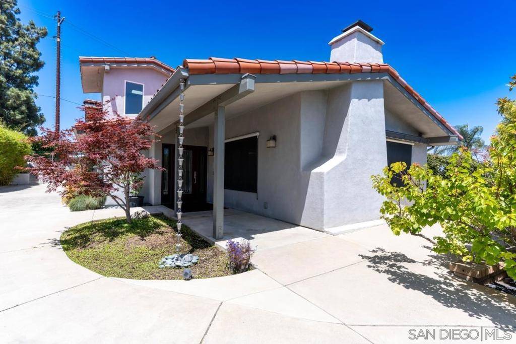 Fallbrook, CA 92028,907 Ridge Heights Road