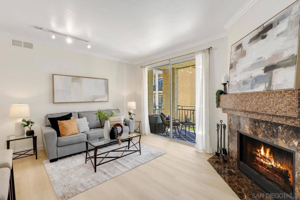 2220 Camino De La Reina #205, San Diego, CA 92108