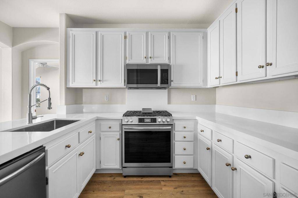 3739 Carmel View Rd #1, San Diego, CA 92130