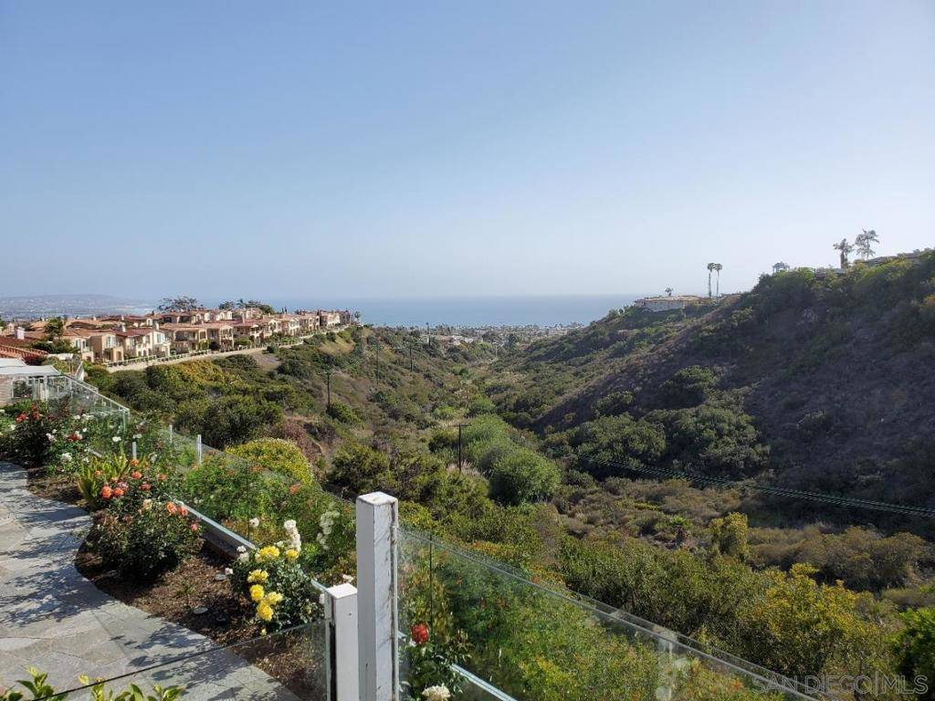 La Jolla, CA 92037,5646 Caminito Genio