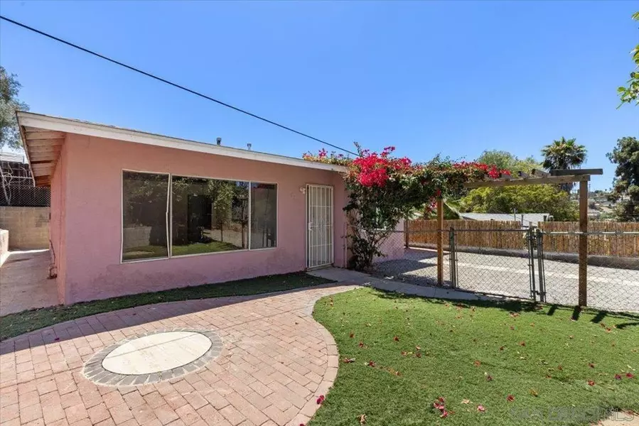 6740 Brooklyn Ave, San Diego, CA 92114