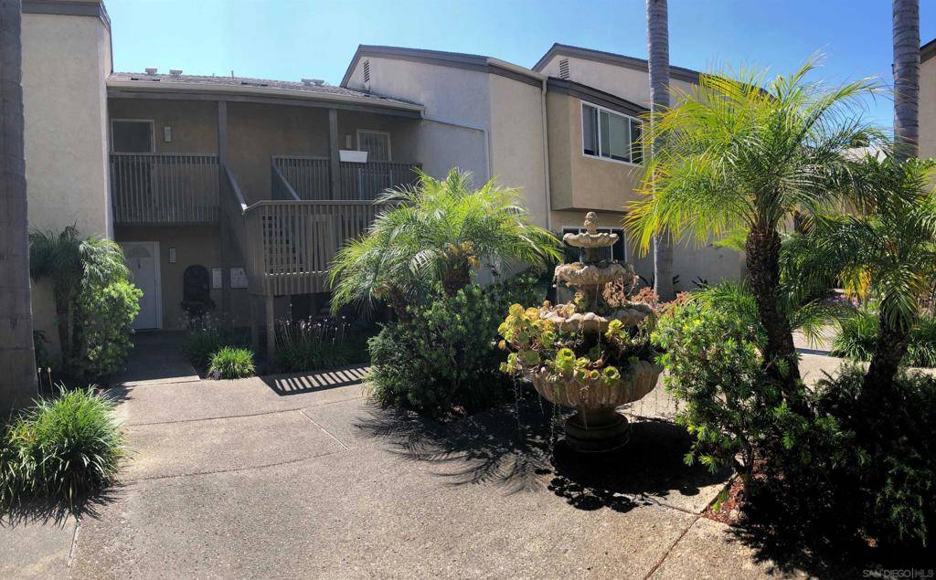 8529 Villa La Jolla Dr. #F, San Diego, CA 92037