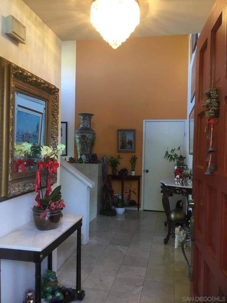 La Jolla, CA 92037,6645 Caminito Scioto