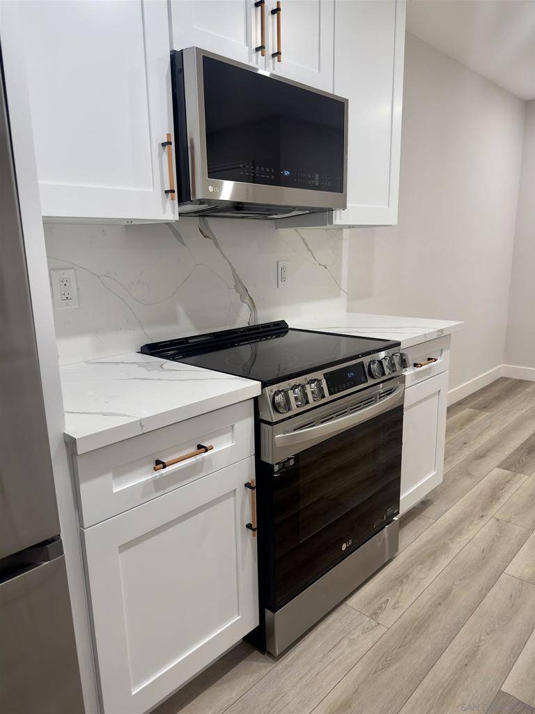 San Diego, CA 92131,9929 Erma Rd #102